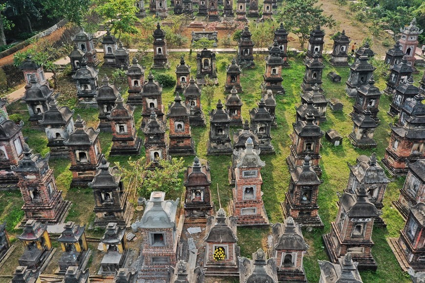 La pagode Bo Da et son immense jardin de stupas